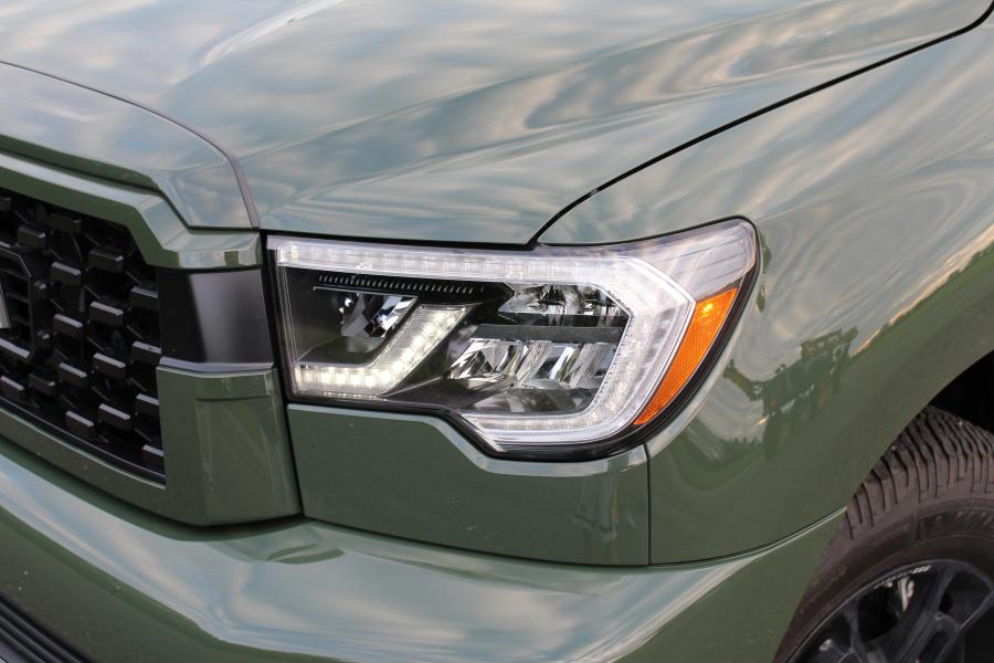 Детали экстерьера Toyota Sequoia TRD Pro 2020 года  (фото 5 из 44)